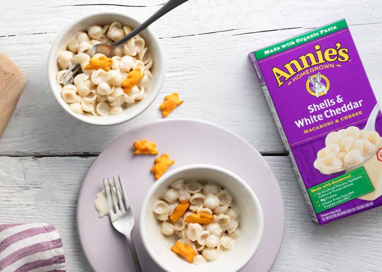 Annie's Shells & White Cheddar in bowls on table